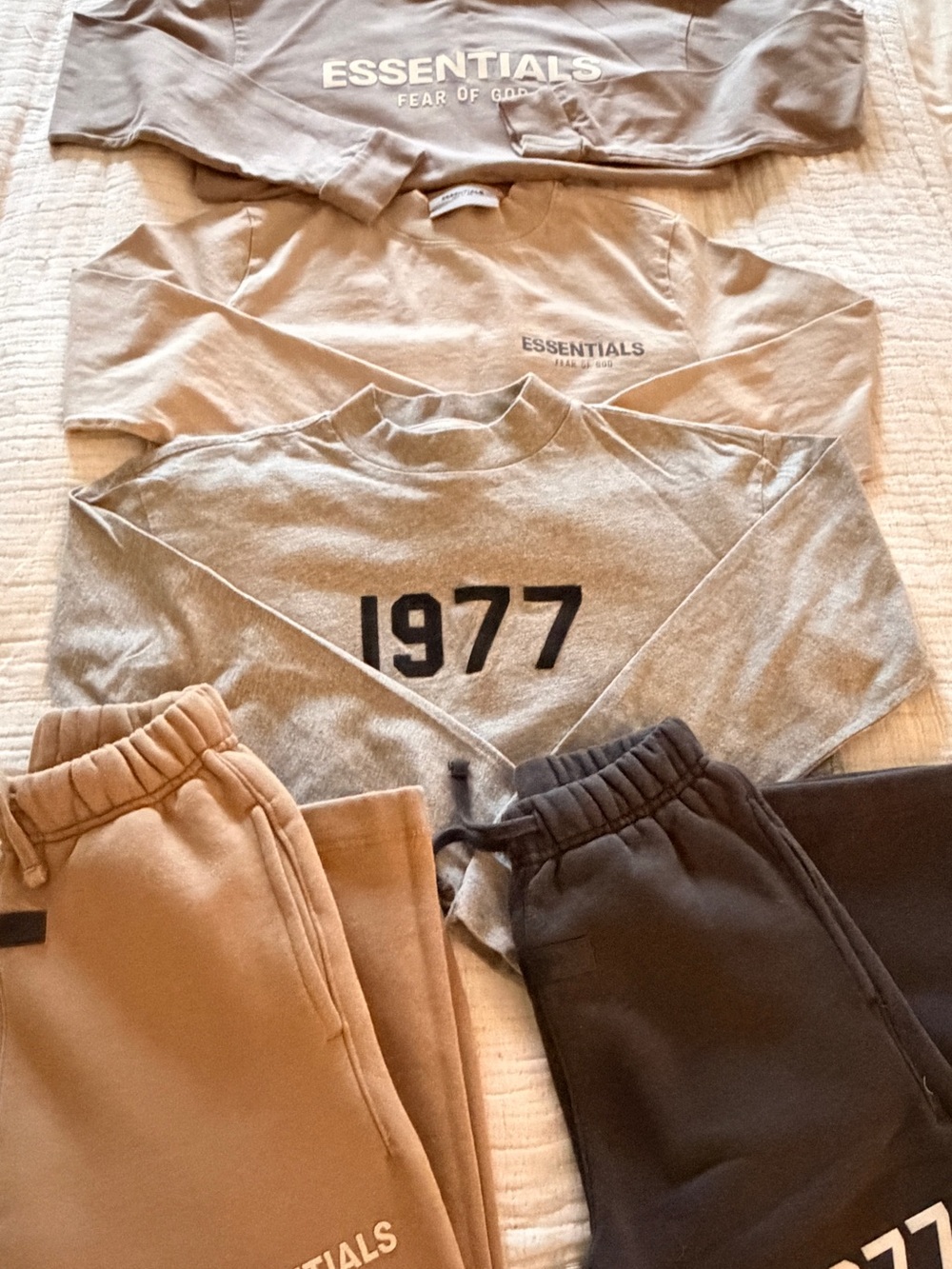 Essentials Fear of God long sleeves and joggers set - Picture 3 of 17
